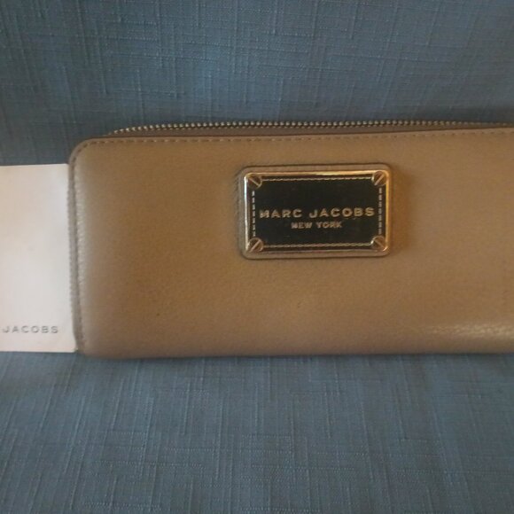 Marc Jacobs M0011316 - Classic Standard Continental Leather Wallet - Picture 4 of 4
